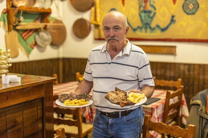 ταβέρνα σκάρος καλαμπάκα μετέωρα