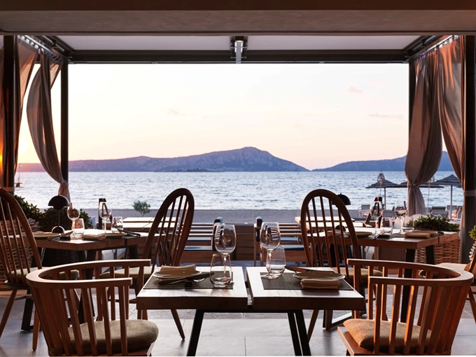 Εστιατόριο Parelia W Costa Navarino