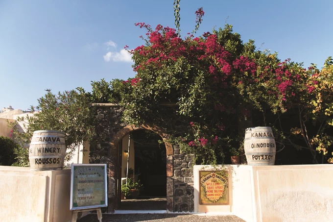 8 ελληνικά οινοποιεία που αξίζει να επισκεφθείς_Κάναβα Ρούσσος 1