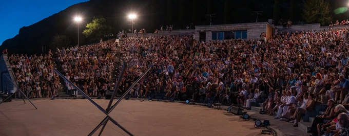 Ικέτιδες Μαριάννα Κάλμπαρη