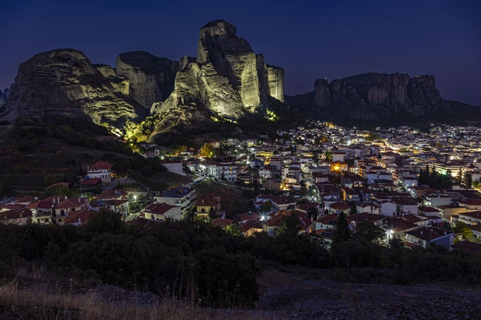 Μετέωρα νυχτερινη