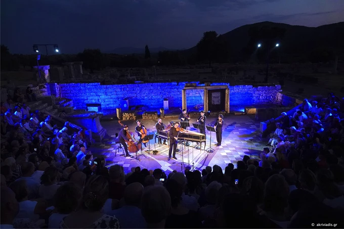 Συναυλία Λεωνίδα Καβάκου και Apollωn Ensemble στην Αρχαία Μεσσήνη από το Μέγαρο Μουσικής
