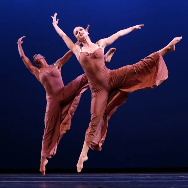Martha Graham Dance Company Leslie Andrea Williams and Anne O’Donnell in Diversion of Angels