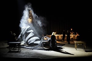 "Hecuba, not Hecuba": Στην Επίδαυρο η παράσταση του αντισυμβατικού Τιάγκο Ροντρίγκες που πλέκει το μύθο με μια αληθινή ιστορία - εικόνα 4