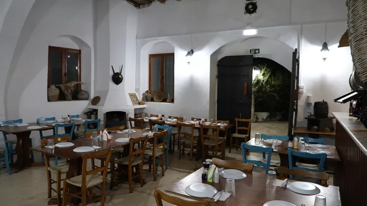 Ταβέρνα Κουτσονικολιάς στο Καλό Χωριό έξω από τη Λάρνακα της Κύπρου