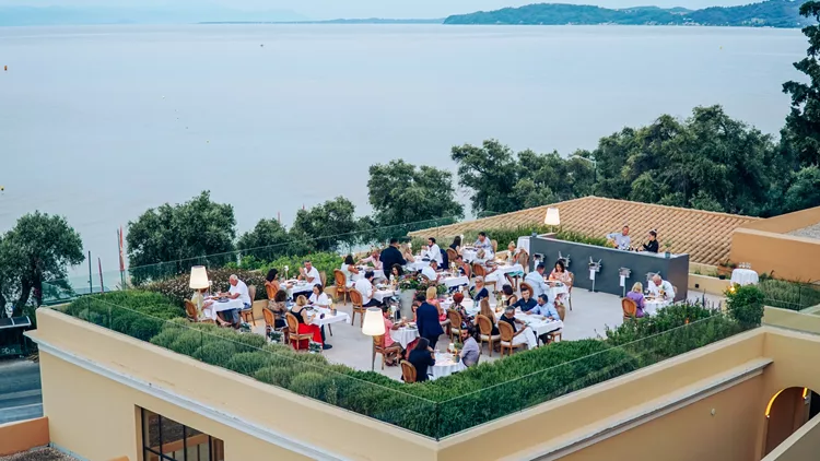 Greek Chefs Abroad της 'Mar-Bella Collection'