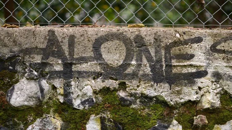 Πέτρος Μώρης Alone