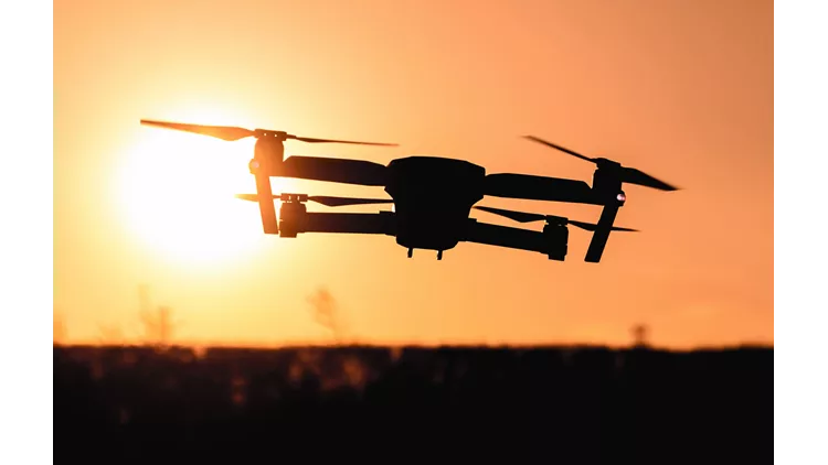 Drones: εμπορικά διαθέσιμο και... hacking για παράνομες πτήσεις