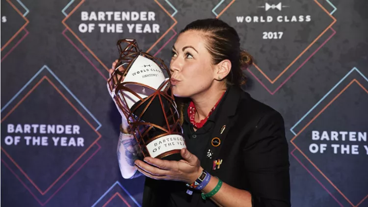 Η Καναδή Kaitlyn Stewart είναι η World Class Bartender της χρονιάς