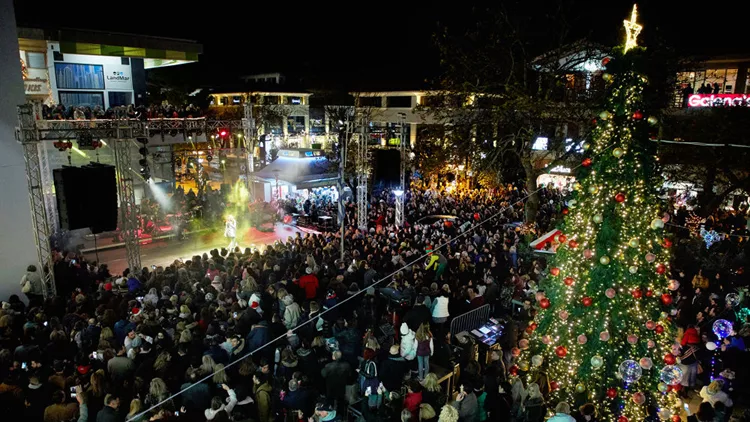 Οι δήμοι της Αθήνας γιορτάζουν τα Χριστούγεννα – Δείτε όλες τις δωρεάν εκδηλώσεις