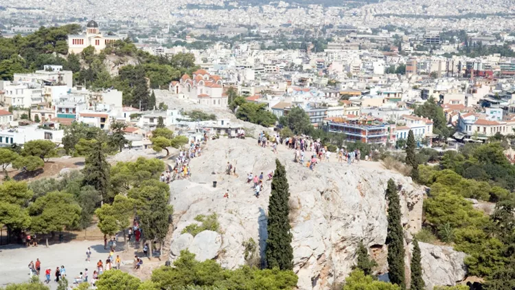 Χαμένοι στους «Αιώνες της Αθήνας» με οδηγό τον Θανάση Τριαρίδη