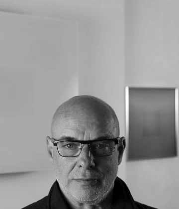 «77 million paintings»: Ο Brian Eno υπνωτίζει με μια νωχελική οπτικοακουστική εγκατάσταση - εικόνα 1